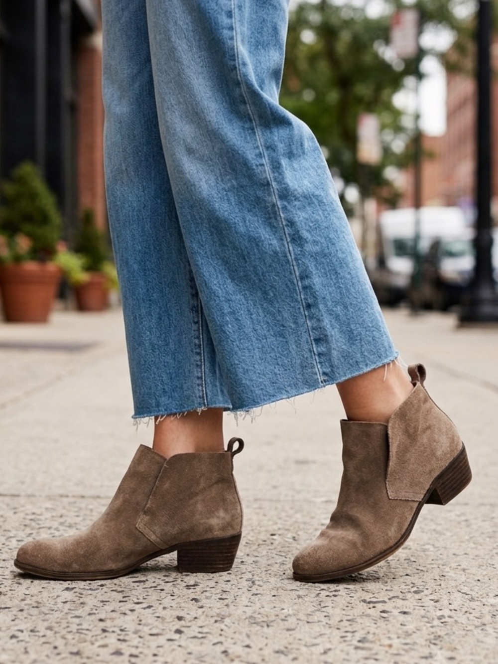 Lucky Brand Bianna Genuine Suede Leather Ankle Boots Booties Size 9 / 39